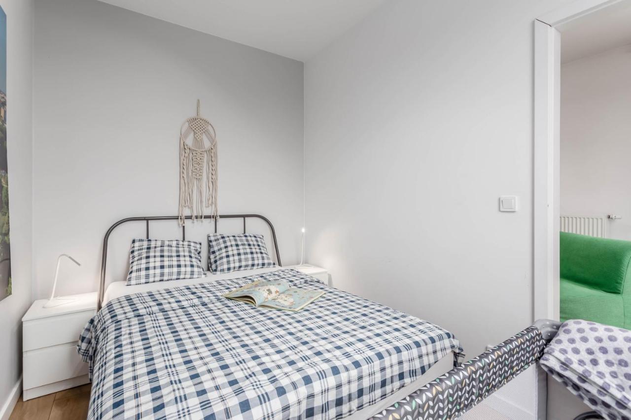 Chill Apartments Airport Ursynow Варшава Екстериор снимка