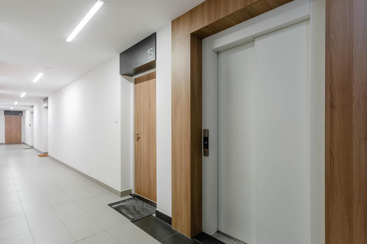 Chill Apartments Airport Ursynow Варшава Екстериор снимка